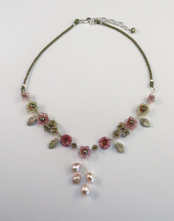 Pearl and gemstone necklace